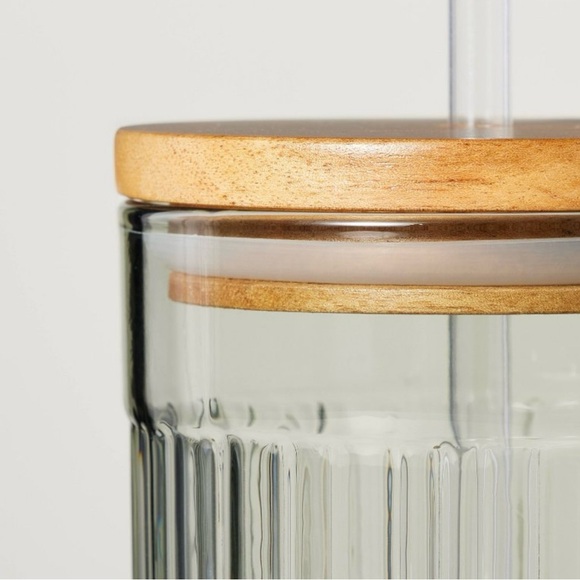 NWT, Target Hearth and Hand Fluted
Glass Tumbler with Lid and Straw. - Picture 3 of 4